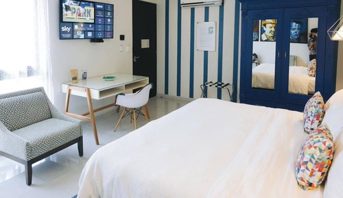 Deluxe King Room