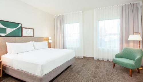 Two-Bedroom Suite with Accessible Tran Shower