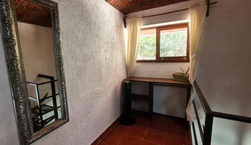Studio - Split Level