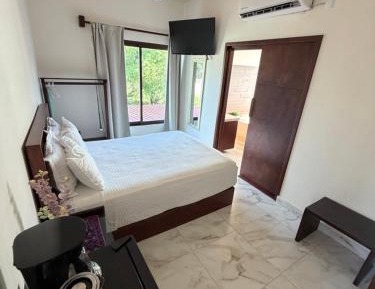 Queen Room with Balcony