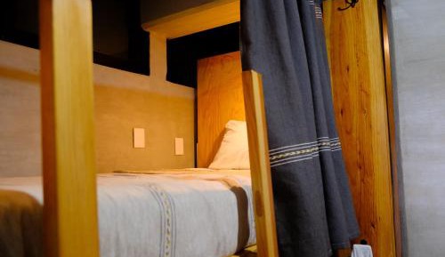 Single Bed in Mixed Dormitory Room