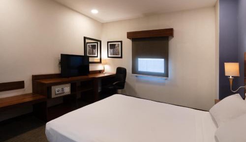 Queen Room - Non-Smoking