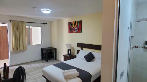 Standard Queen Room