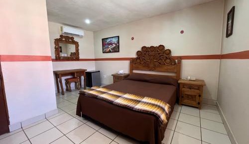Standard Queen Room