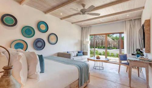 Deluxe Junior Suite Pool View