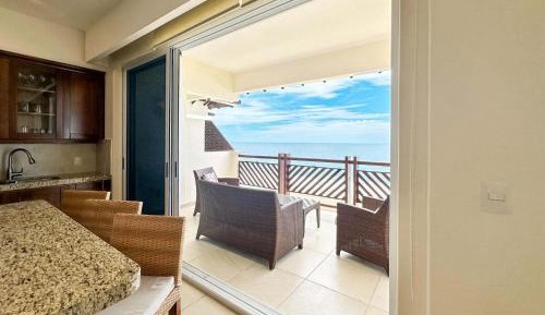 Two-Bedroom Deluxe Apartment with Ocean View