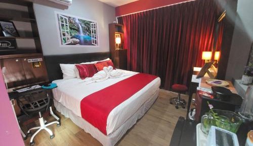 Deluxe King Room