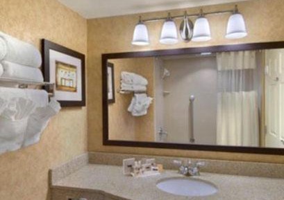 Standard King Room - Non-Smoking 