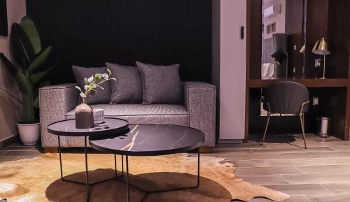 Deluxe King Suite