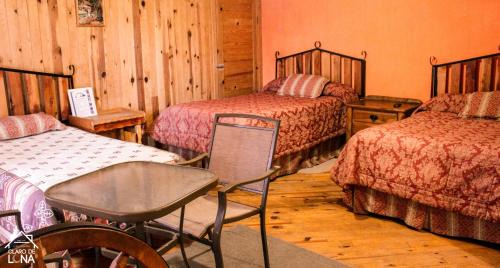Family Room (5 Adults)