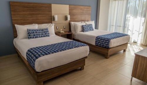 Double Room With Two Double Beds with Sea View
