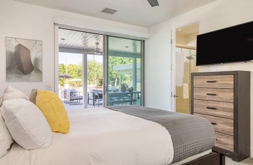 La Quinta Villa | Polo Villa 11 by Avantstay Bright Interior w/ Outdoor Bocce Ball, Pool & Spa 260330 5 Bedrooms