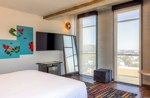 Los Gavilanes Hotel | Aloft by Marriott Guadalajara Sur