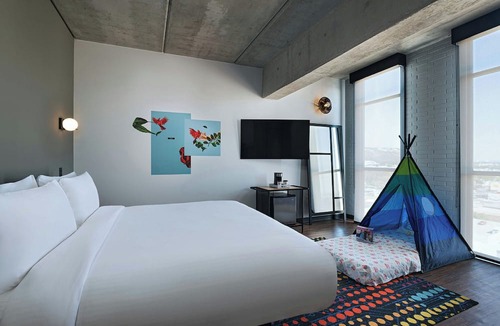 Los Gavilanes Hotel | Aloft by Marriott Guadalajara Sur
