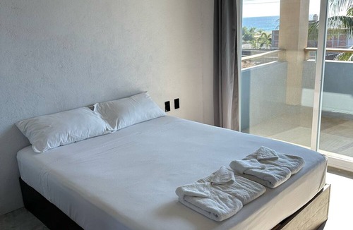 Los Tamarindos Hostel | Straw Hat Surf Hostel
