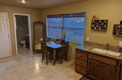 Auburn Cottage | Country Cottage in the Foothills - Near Shops, Hiking, Biking & Rivers