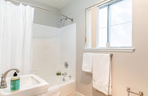 South San Jose Apartment | Modern Apartment in Prime Location (ID6920X50)