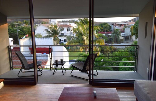 R Condo | Mixie 307