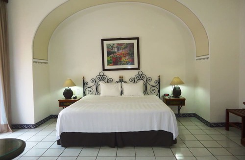 Centro Hotel | Concierge Plaza Colima