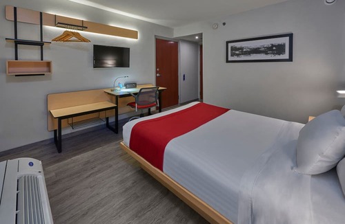 Irapuato Hotel | City Express by Marriott Irapuato