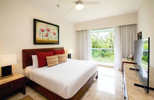 Playa Diamante Resort | Ocean Breeze Acapulco