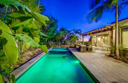 Muirlands House | Tropical 5BR La Jolla Retreat by NamaStay