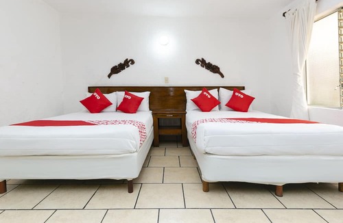 Centro Hotel | OYO Hotel Continental, Uruapan