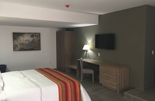 Tlajomulco de Zuniga Hotel | Hangar Inn Guadalajara Aeropuerto