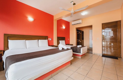Crucecita Hotel | HOTEL CASA PALMARES
