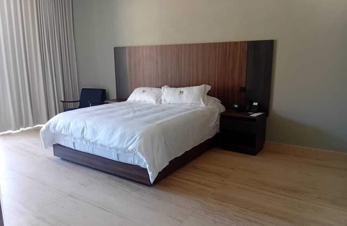Bernal Hotel | HOTEL MONTES SUITES