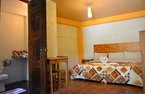 De Mexicanos Hostel | Rossco Hostel