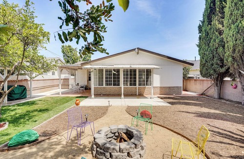 Downey Cottage | 12 Mi to Dtwn LA: Family Home w/Patio + Yard!