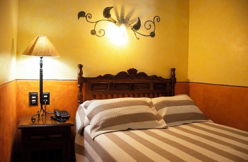 Centro Hotel | HOTEL LOS ESCUDOS