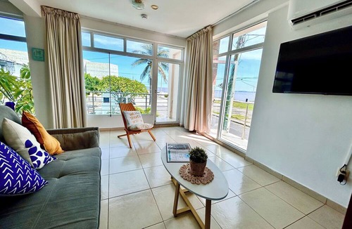Boca del Rio Hotel | Con alberca y vista al mar 2 TV's y Netflix