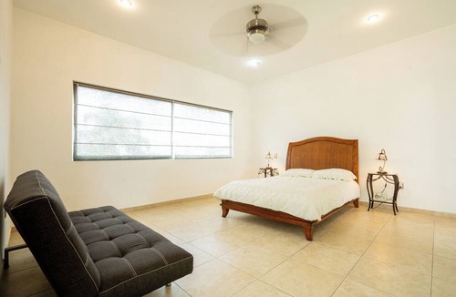 Lomas de Cocoyoc House | Spacious 5 Bedroom Oasis with Pool & BBQ