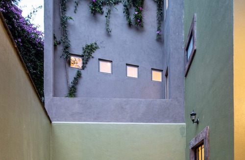 Zona Centro Villa | Vibrant 3Bed Villa - A Deco Retreat