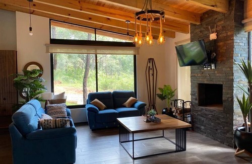 Mazamitla Cabin | ¡cabaña de Lujo con Jacuzzi! Terraza con Vista al Bosque, Ideal Para Familias