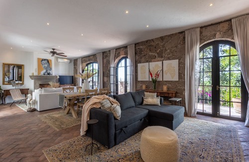 Zona Centro House | Panoramic Paradise 3BR Overlooking SMA
