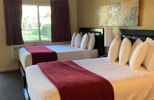 Clairemont Hotel | California Suites Hotel
