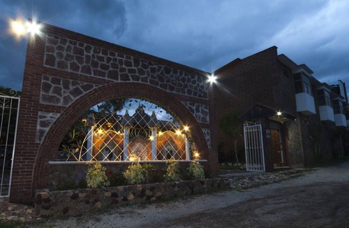 San Pedro Hotel | Paradise Hotel Boutique & Lounge
