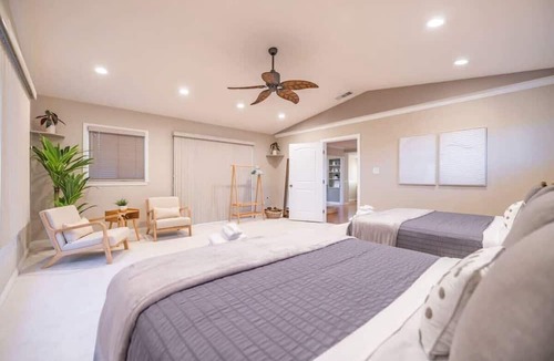 Northwest Anaheim Cottage | Marbella Lane - Charming 4BR Bungalo for Relaxing Retreat