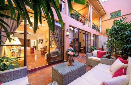 Romantic Zone Bed & Breakfast | Villa Lola - an Adults Only Bed & Breakfast