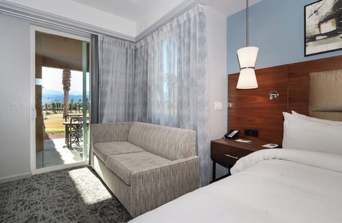Palm Desert Apartment | COACHELLA Marriott's Desert Springs Villas Kitchenette, access to resort