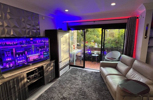 West Hollywood Condo | Updated Beautiful luxury bright condo in center of West Hollywood/balcony-pool