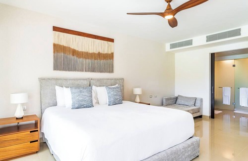 Puerto Juarez Apartment | NEW 2BR Swim-Up at Mareazul Resort – Sleeps 6 | Casa Bellissima