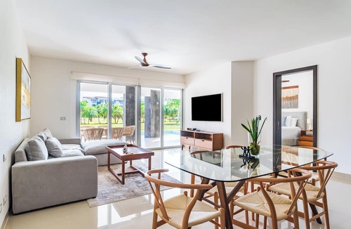 Puerto Juarez Apartment | NEW 2BR Swim-Up at Mareazul Resort – Sleeps 6 | Casa Bellissima