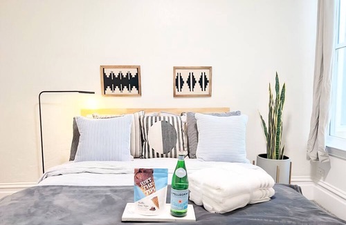 Haight-Ashbury House | 5 Bedroom Golden Gate Park beauty. Minutes away from the Park and much more