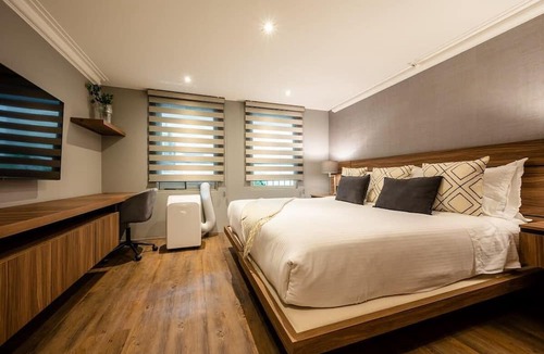 Polanco Apartment | Capitalia | Serene Birdsong in Polanco Heart