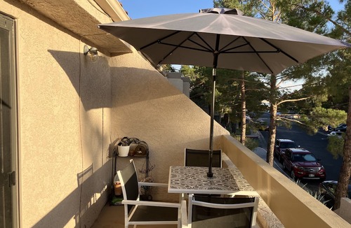 Laughlin Condo | Quaint Quiet 2 Bed/2 Bath Condo w/Pool and Hot Tub