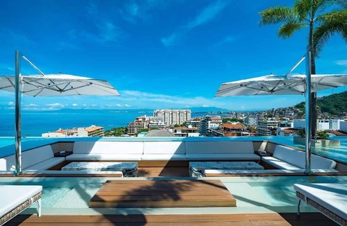 Romantic Zone Condo | AlilaHolidays - PIER 57 - 711 - 1BR Penthouse Fabulous Views in PV